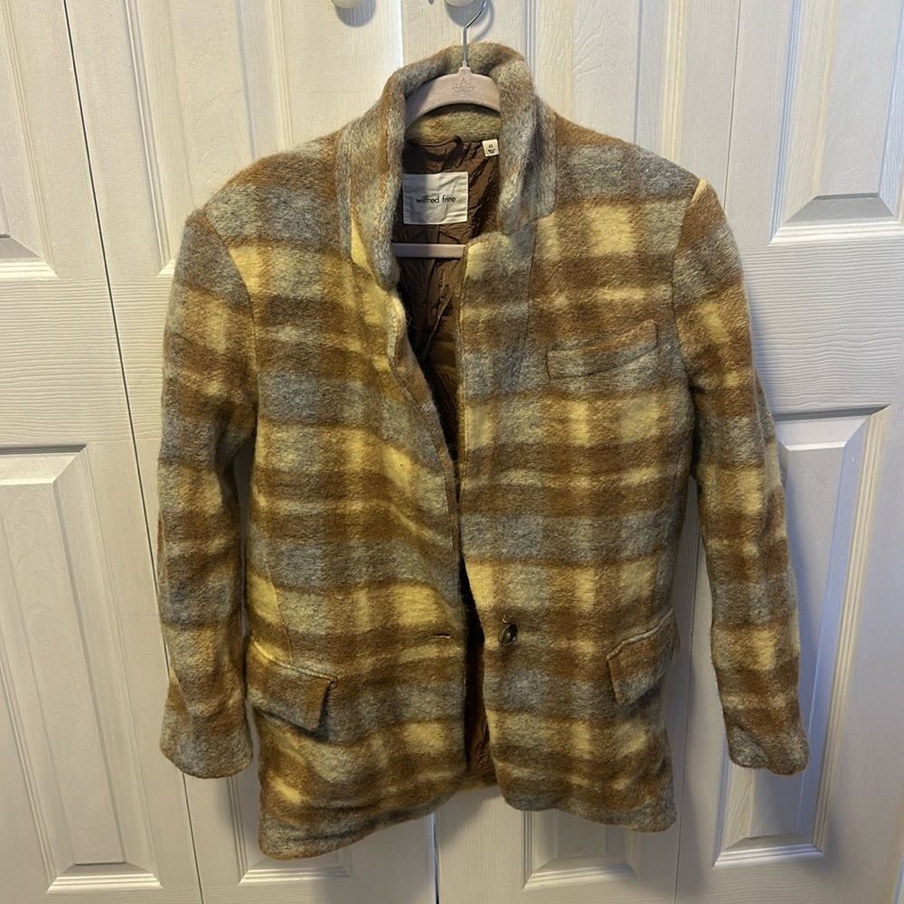 Soft wool aritzia jacket. Brown with hues of light blue and light yellow